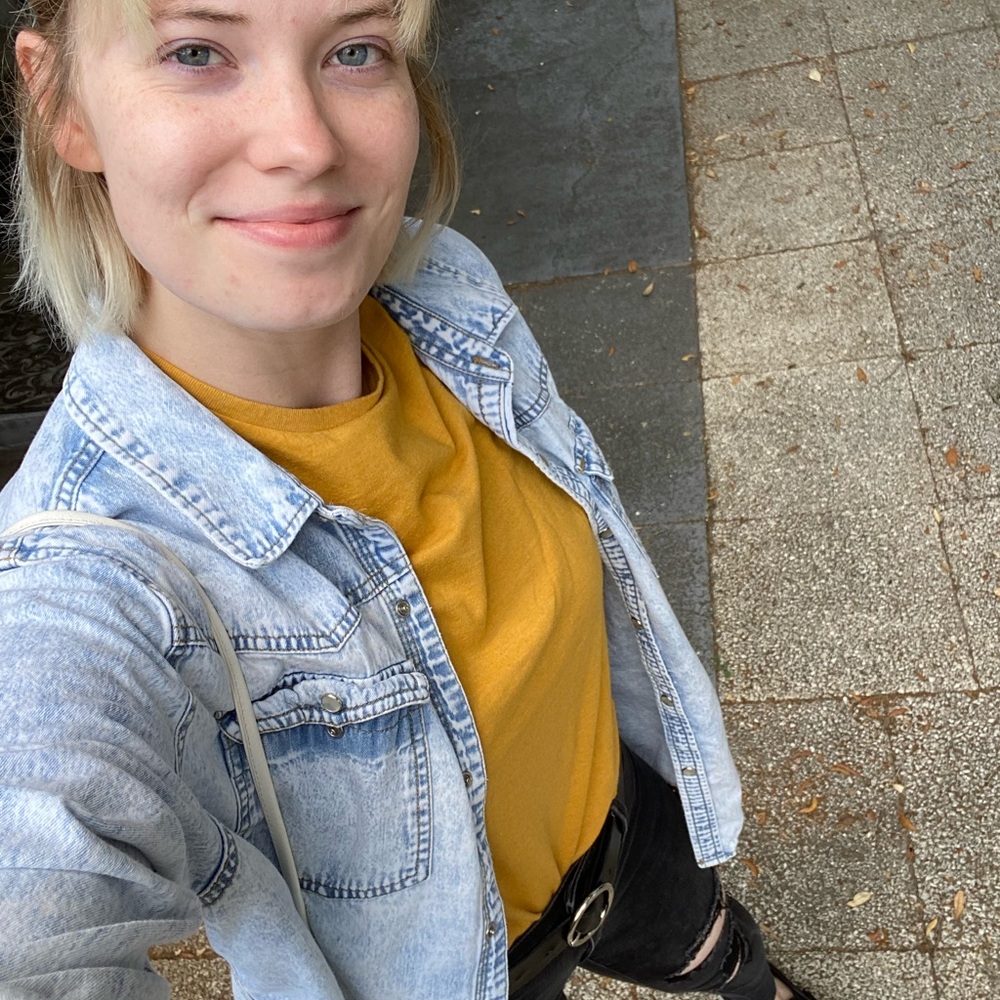 Meet your Posher, Chloe